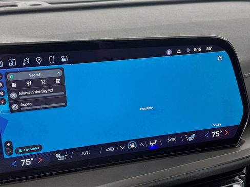 Used 2025 Chevrolet Traverse LT image 22