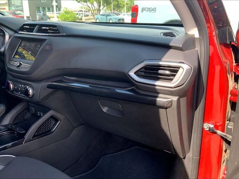 Used 2022 Chevrolet TrailBlazer LS image 19