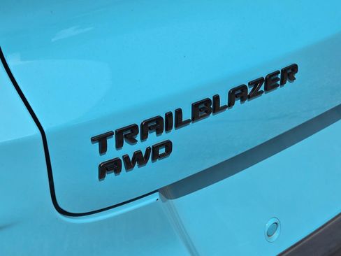 Used 2021 Chevrolet TrailBlazer RS w/ Convenience Package AWD/4WD image 42