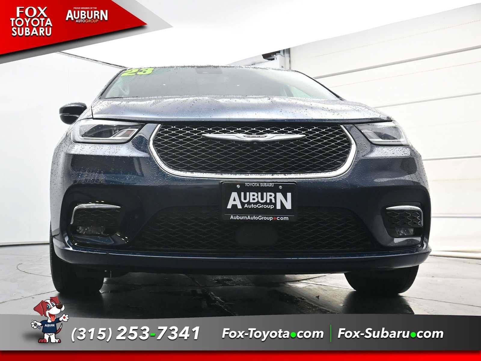 Used 2023 Chrysler Pacifica Touring-L AWD/4WD image 23