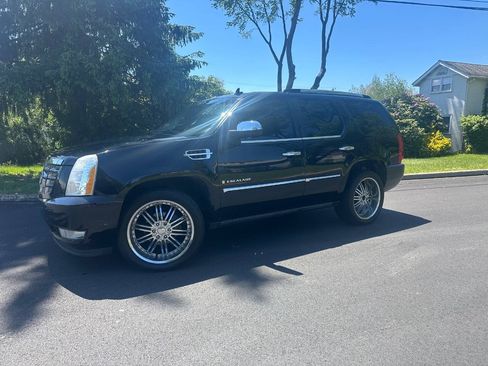 Used 2009 Cadillac Escalade AWD image 4