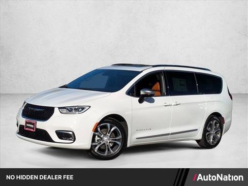 New 2026 Chrysler Pacifica Pinnacle FWD image 1