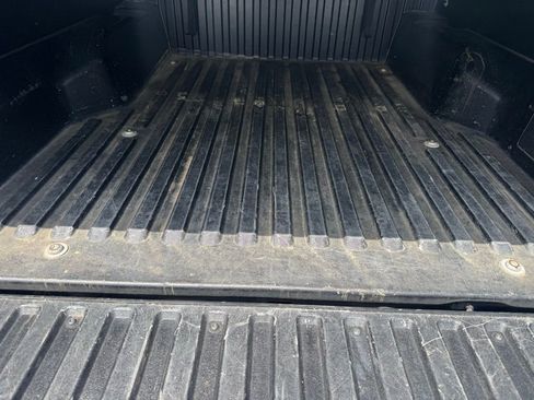 Used 2022 Toyota Tacoma SR5 w/ Technology Package RWD image 7
