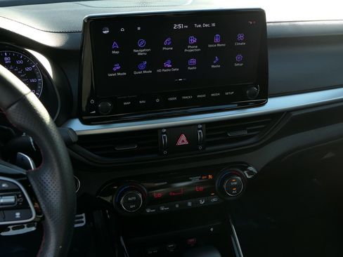 Used 2023 Kia Forte GT w/ GT2 Package image 19