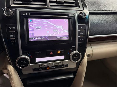 Used 2013 Toyota Camry XLE w/ Convenience Pkg image 22