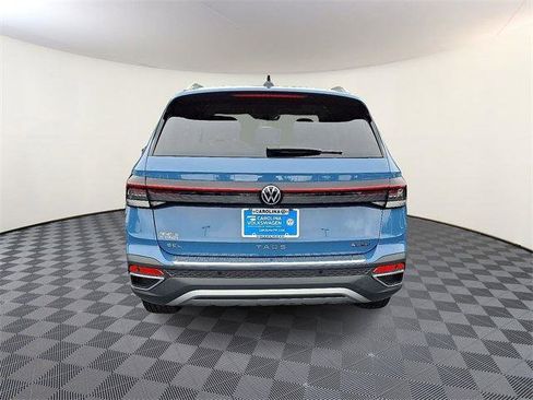 New 2025 Volkswagen Taos SEL image 5