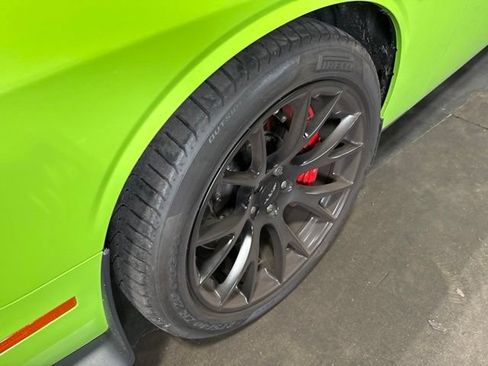 Used 2015 Dodge Challenger SRT Hellcat RWD image 13