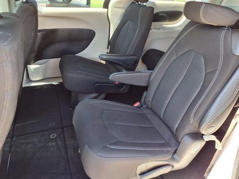 Used 2023 Chrysler Voyager LX FWD image 25
