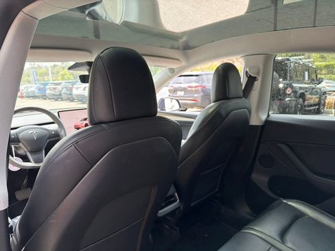 Used 2022 Tesla Model Y Long Range AWD/4WD image 6
