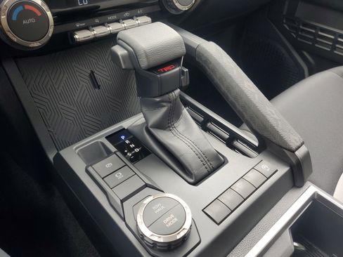Used 2025 Toyota Tacoma TRD Sport RWD image 32