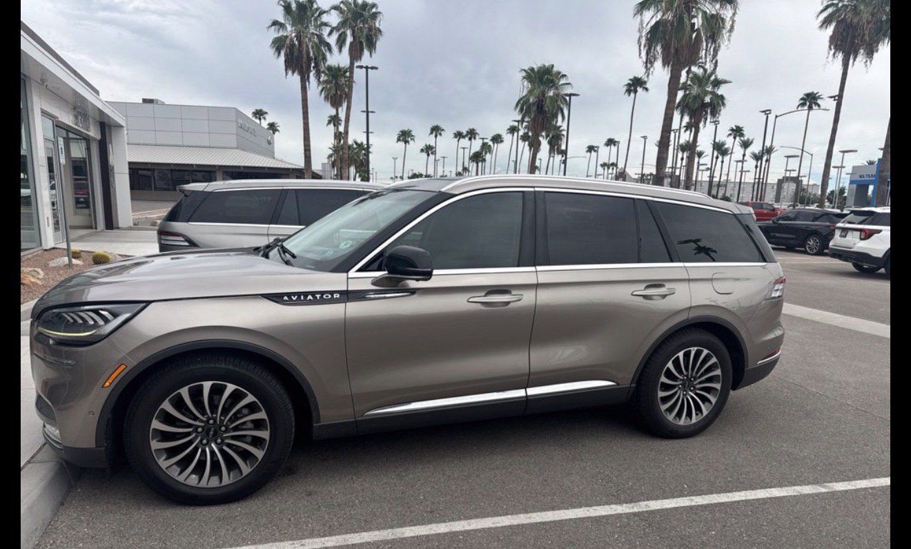 Used 2020 Lincoln Aviator Reserve w/ Equipment Group 201A RWD image 3