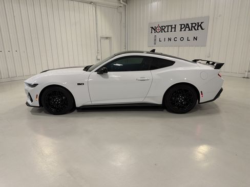 Used 2024 Ford Mustang GT Premium w/ GT Performance Package RWD image 2