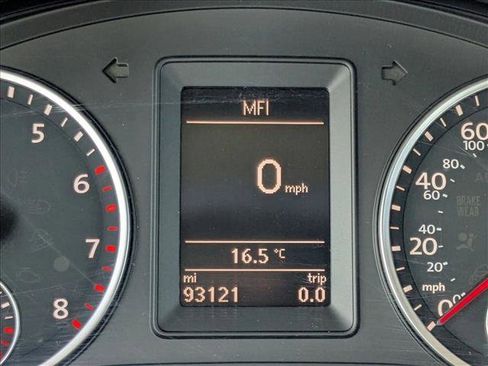 Used 2018 Volkswagen Tiguan Limited w/ Premium Package image 11