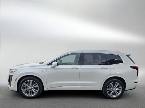 Used 2023 Cadillac XT6 Premium Luxury w/ Platinum Package AWD/4WD image 2