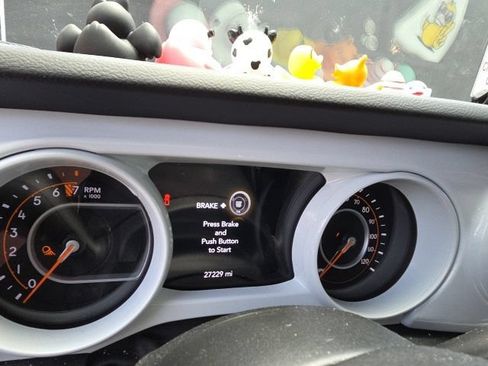 Used 2023 Jeep Gladiator Sport AWD/4WD image 4