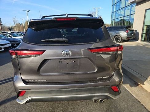 Used 2021 Toyota Highlander XSE image 9