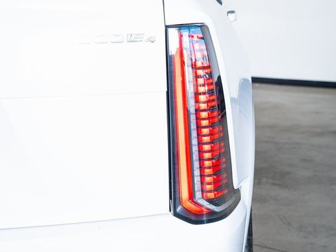 Used 2025 Cadillac Escalade IQ Luxury 2 image 30