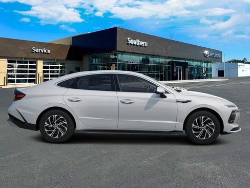 New 2026 Hyundai Sonata Blue image 7