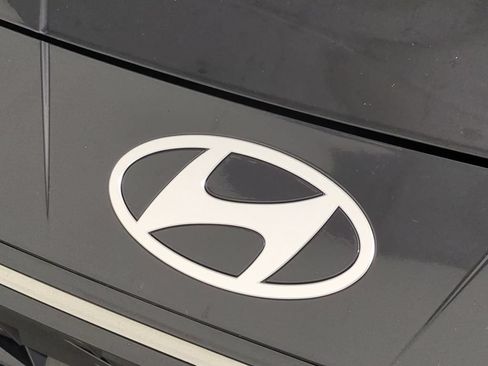 Used 2025 Hyundai Elantra SEL FWD image 13