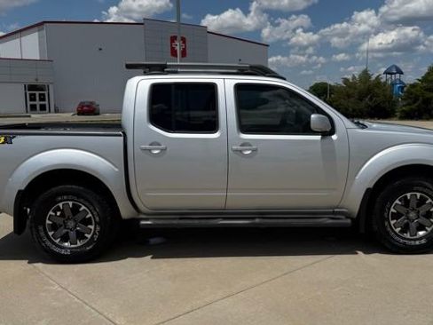 Used 2014 Nissan Frontier PRO-4X w/ Pro-4x Luxury Package AWD/4WD image 9