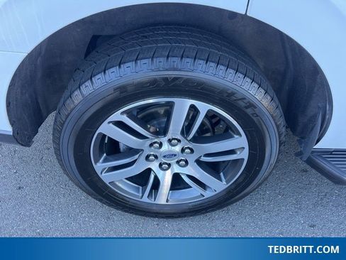 Used 2024 Ford Expedition XLT image 11