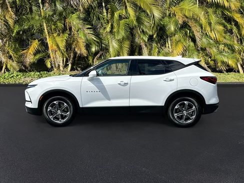 Used 2025 Chevrolet Blazer LT FWD image 8