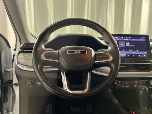 Used 2022 Jeep Compass Limited image 22