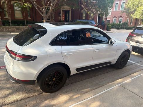 Used 2021 Porsche Macan AWD/4WD image 10