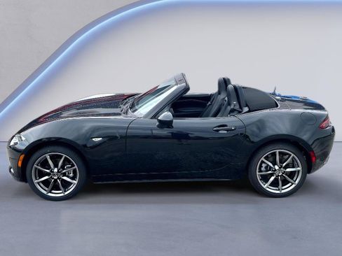 Used 2023 MAZDA MX-5 Miata Grand Touring RWD image 2