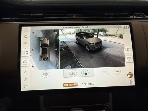 Certified 2025 Land Rover Range Rover SE AWD/4WD image 23