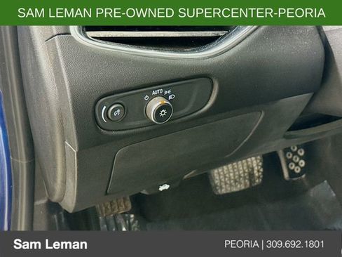 Used 2017 Chevrolet Malibu LT image 10