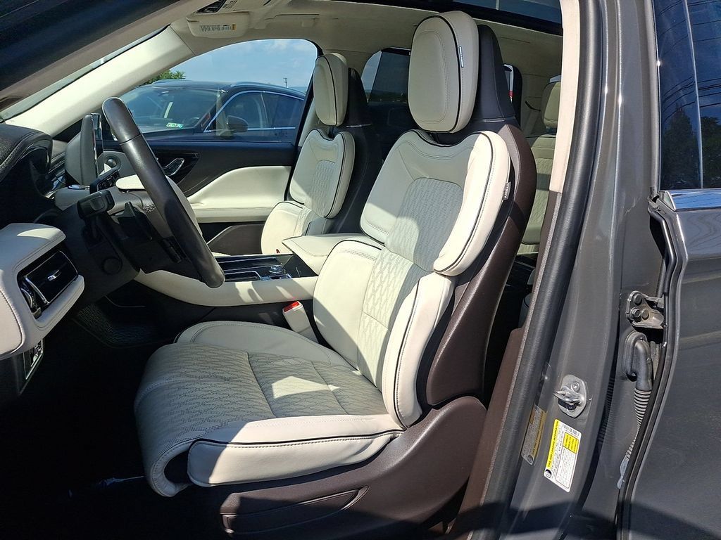 Certified 2023 Lincoln Aviator Black Label w/ Dynamic Handling Package AWD/4WD image 14