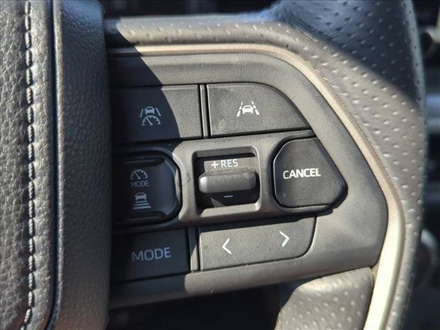 Certified 2025 Toyota 4Runner SR5 AWD/4WD image 18