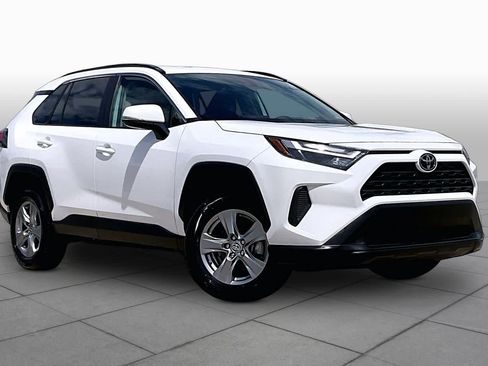 Used 2025 Toyota RAV4 XLE FWD image 3