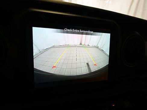 Used 2023 Jeep Wrangler Freedom Edition image 8