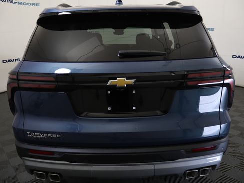 New 2026 Chevrolet Traverse LT w/ Driver Confidence Package FWD image 8