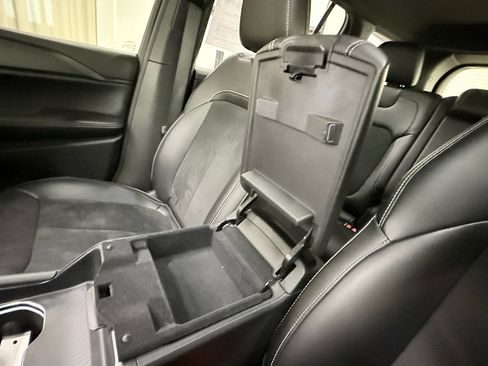 Used 2024 Jeep Grand Cherokee Altitude image 40