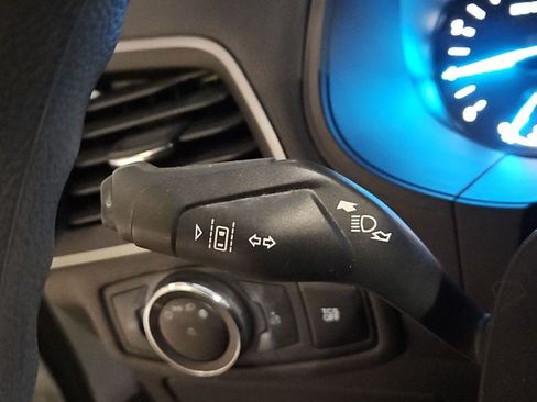 Used 2020 Ford Edge SE FWD image 25