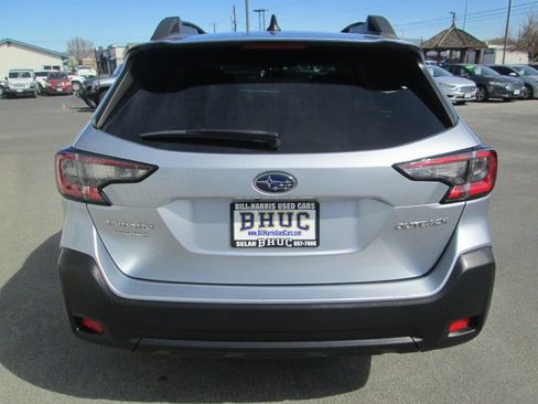 Used 2023 Subaru Outback Premium AWD/4WD image 5