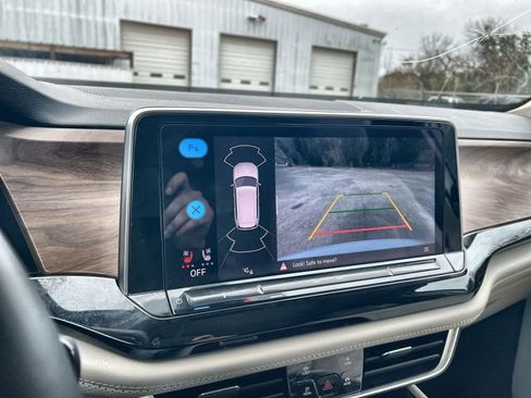 Used 2024 Volkswagen Atlas SE image 14