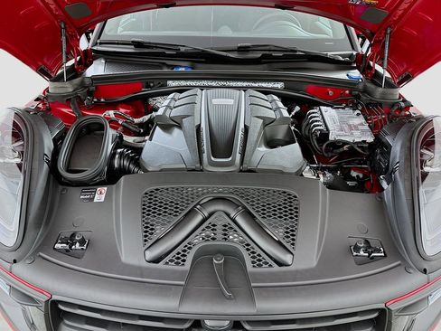 New 2026 Porsche Macan GTS AWD/4WD image 32