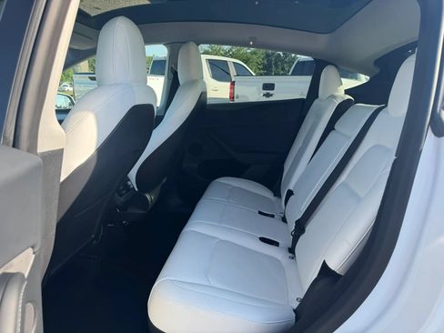 Used 2023 Tesla Model Y Long Range AWD/4WD image 10