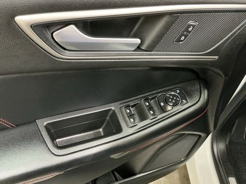 Used 2022 Ford Edge ST-Line image 14