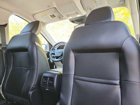 Used 2022 Ford Escape Titanium image 16