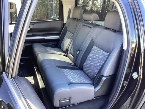 Used 2021 Toyota Tundra SR5 w/ SR5 Upgrade Package AWD/4WD image 37