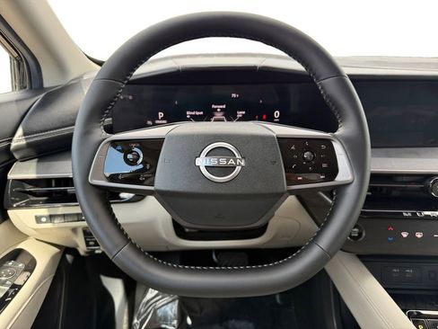 Certified 2025 Nissan Murano SV image 12