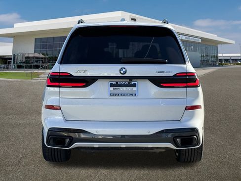 Certified 2024 BMW X7 xDrive40i w/ M Sport Package image 9