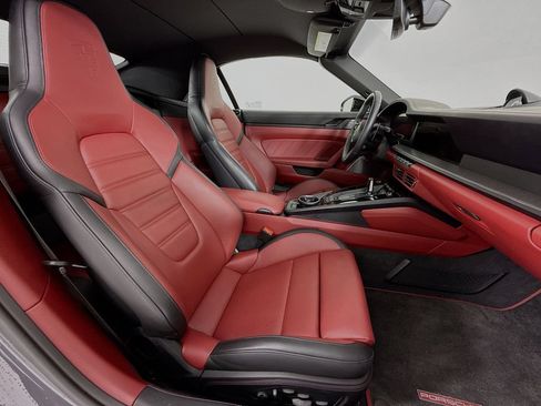 Certified 2025 Porsche 911 Carrera GTS RWD image 28