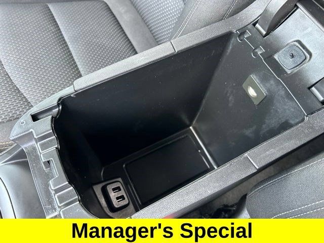 Used 2024 GMC Terrain SLE w/ Driver Convenience Package FWD image 33