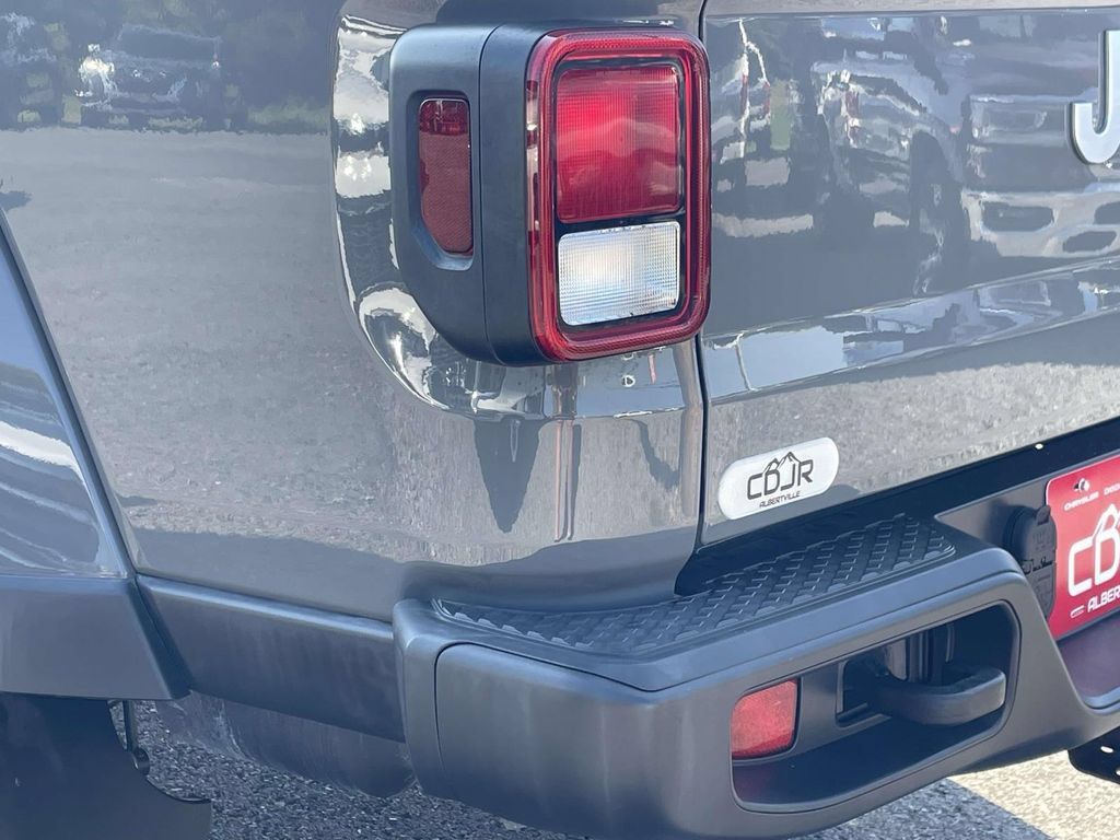 Used 2021 Jeep Gladiator Overland w/ Popular Equipment Package AWD/4WD image 15